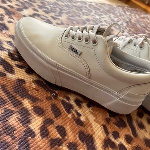 VANS white platform in 8.5